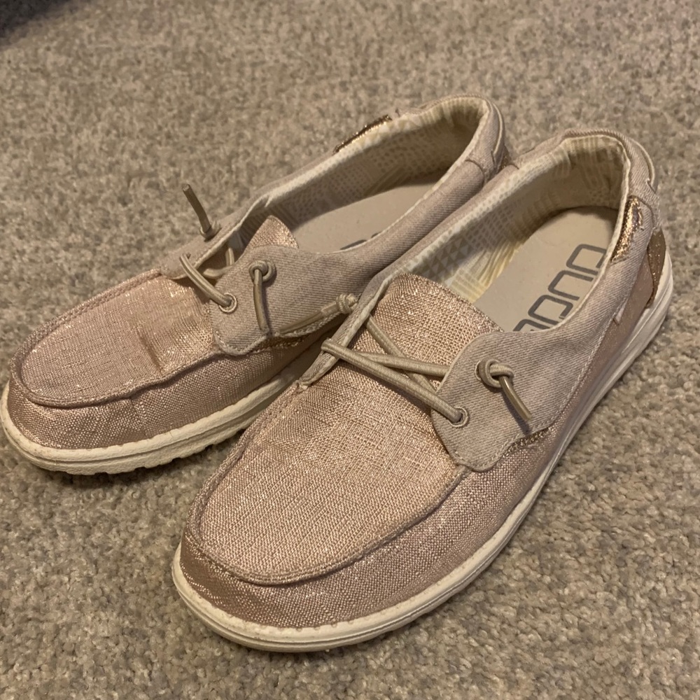 Hey Dudes Size 8 shimmer rose gold